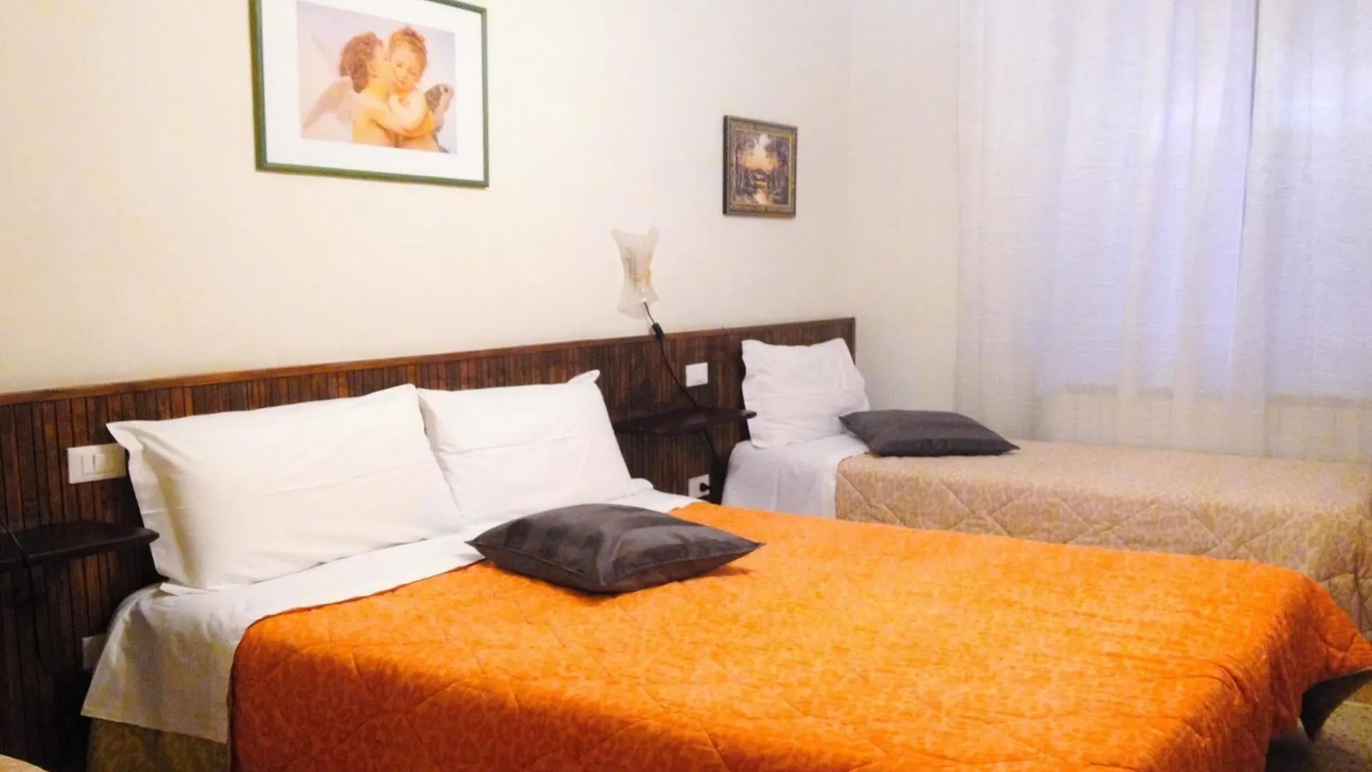 A Casa Doina Tower Hotel Pisa Gæstehus